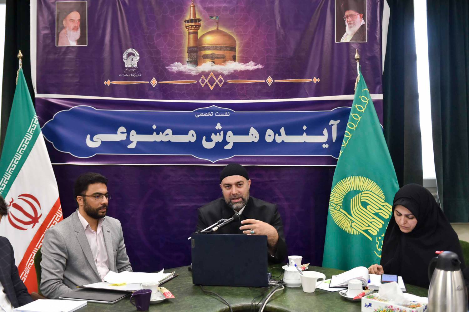 مدیر اسبق در شرکت های مایکروسافت و آمازون، کاربردهایی که هوش مصنوعی در مجموعه حرم مطهر امام رضا(ع) و کتابخانه مرکزی آستان قدس رضوی می تواند دارا باشد را تشریح کرد.