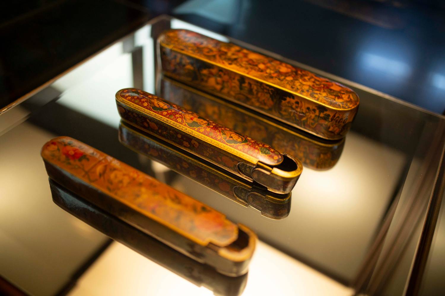 وقتی به تاریخ و هنر کشورت علاقه‌مند باشی، تمام تلاشت را برای حفظ میراث فرهنگی آن بکار می‌بندی. در این میان چه نیکوست که از سنت حسنه وقف برای ماندگاری این میراث ارزشمند کمک بگیری تا مجموعه آثار نفیسی که گردآوری می‌کنی برای همیشه در مکانی امن و مطمئن همچون کتابخانه و موزه ملی ملک بزرگترین موقوفه فرهنگی آستان قدس رضوی در تهران برای ایران و ایرانی به یادگار بماند. 