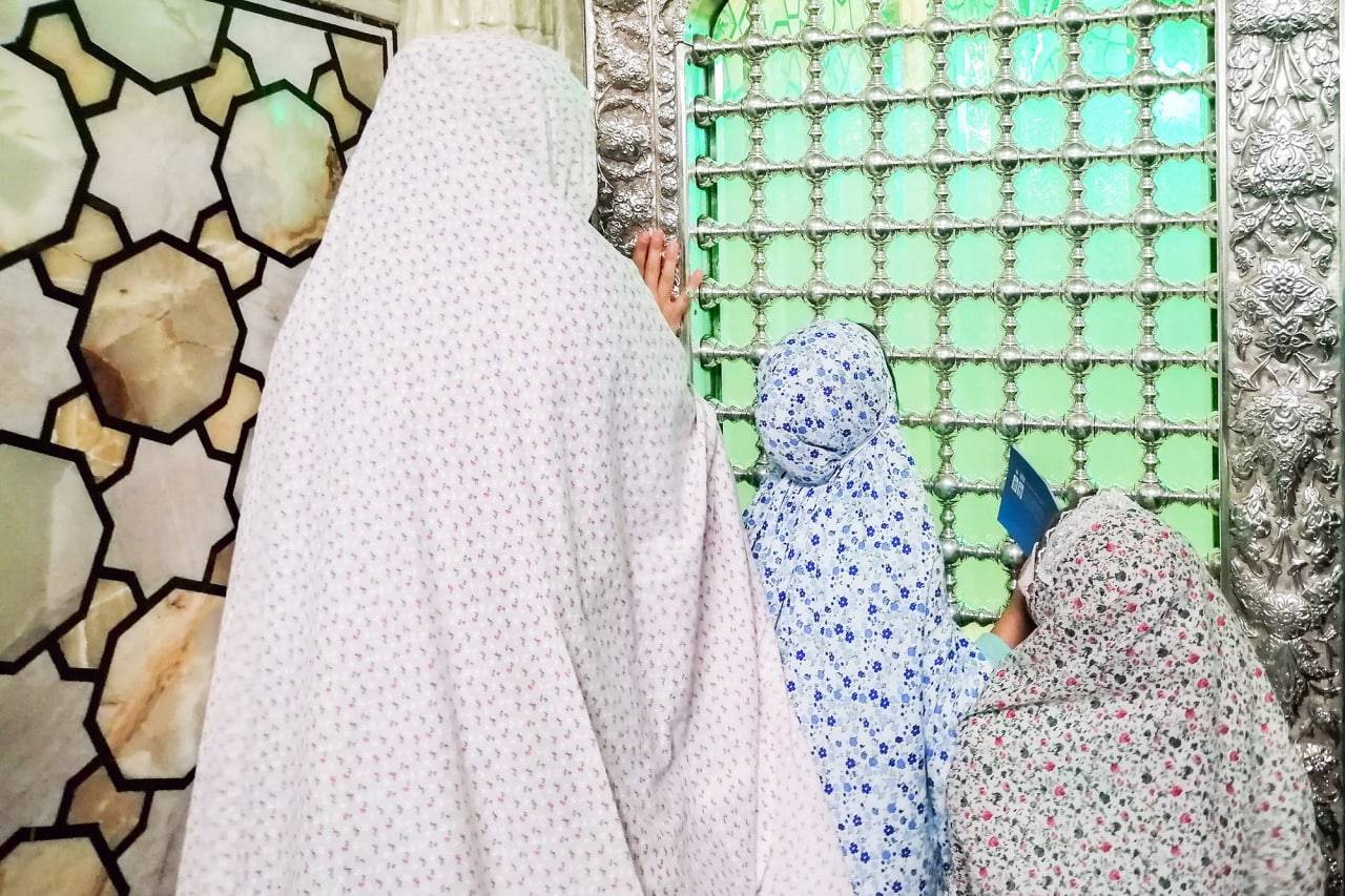 معاون تبلیغات اسلامی آستان قدس رضوی از برگزاری نمایشگاه «ادب حضور» در ایام دهه کرامت خبر داد. 