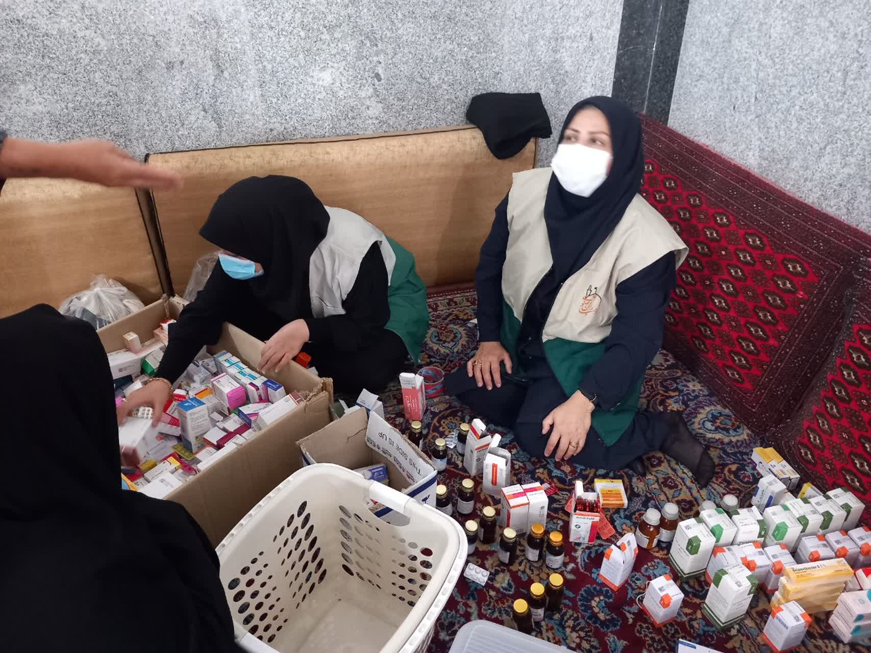 برپایی میز خدمت در مناطق کم برخوردار حاشیه خرم آباد