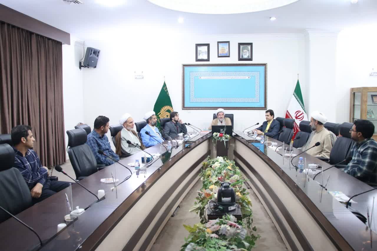 همزمان با ایام دهه کرامت به همت بنیاد پژوهش‌های اسلامی آستان قدس رضوی، نشست علمی «گفت وگوی تمدنی در سیره سیاسی امام رضا(ع)» در بنیاد پژوهش های اسلامی آستان قدس رضوی برگزار شد.