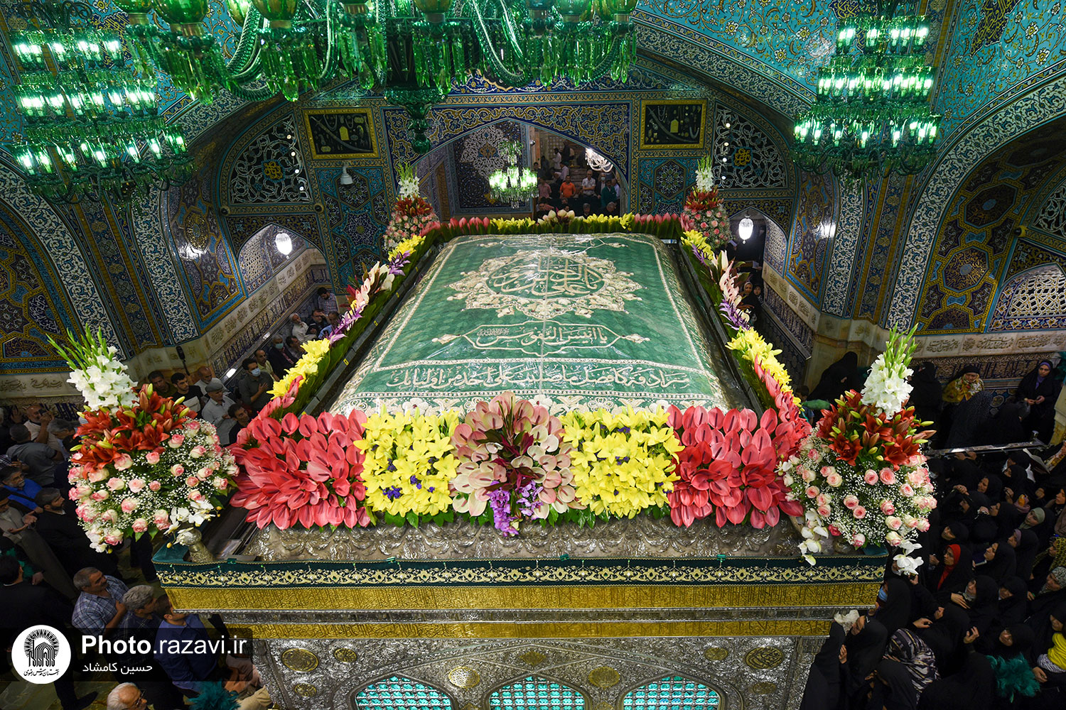 گل آرایی ضریح مطهر رضوی