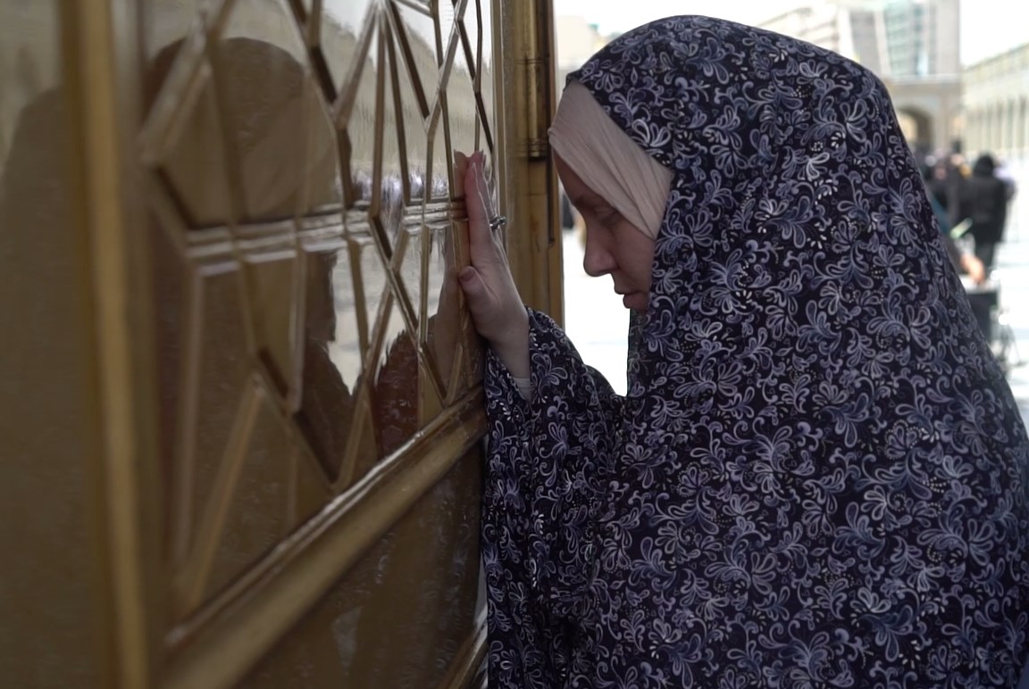 یک بانوی مسلمان بریتانیایی گفت: دین مبین اسلام بهترین الگو را برای جامعه زنان مسلمان معرفی کرده است. 