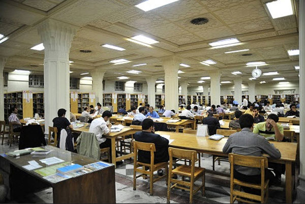 استقبال بی‌سابقه شرکت کنندگان در آزمون کنکور سراسری از فضاهای مطالعاتی کتابخانه مرکزی آستان قدس رضوی، تکمیل ظرفیت تالارهای مطالعه را در ایام دهه کرامت به دنبال داشته است. 