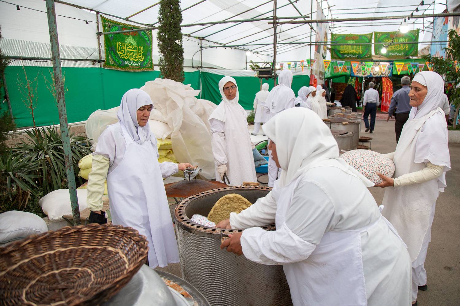به مناسبت فرارسیدن میلاد حضرت رضا(ع)، 17 موکب خدمت‌رسان از داخل و خارج کشور ویژه پذیرایی از زائران در دهه کرامت در جوار حرم مطهر رضوی مستقر می‌شود.