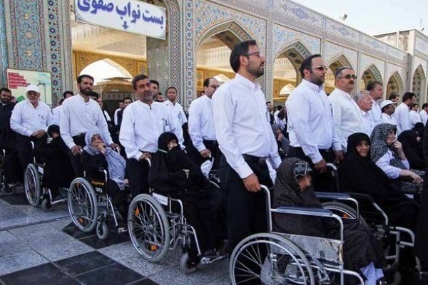 تشرف 1000 مجاور سالمند در طرح زیارتی «یا معین‌الضعفا(ع)» به حرم رضوی