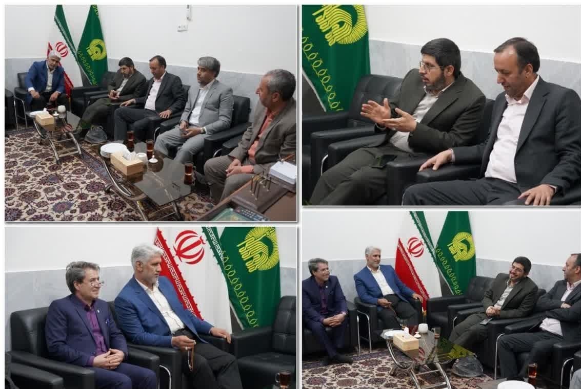 مرتضی فیروزآبادی معاون اشتغال و خودکفایی کمیته امداد حضرت امام خمینی(ره) کشور به آستان حضرت حسین بن موسی الکاظم(ع) در طبس مشرف شد.