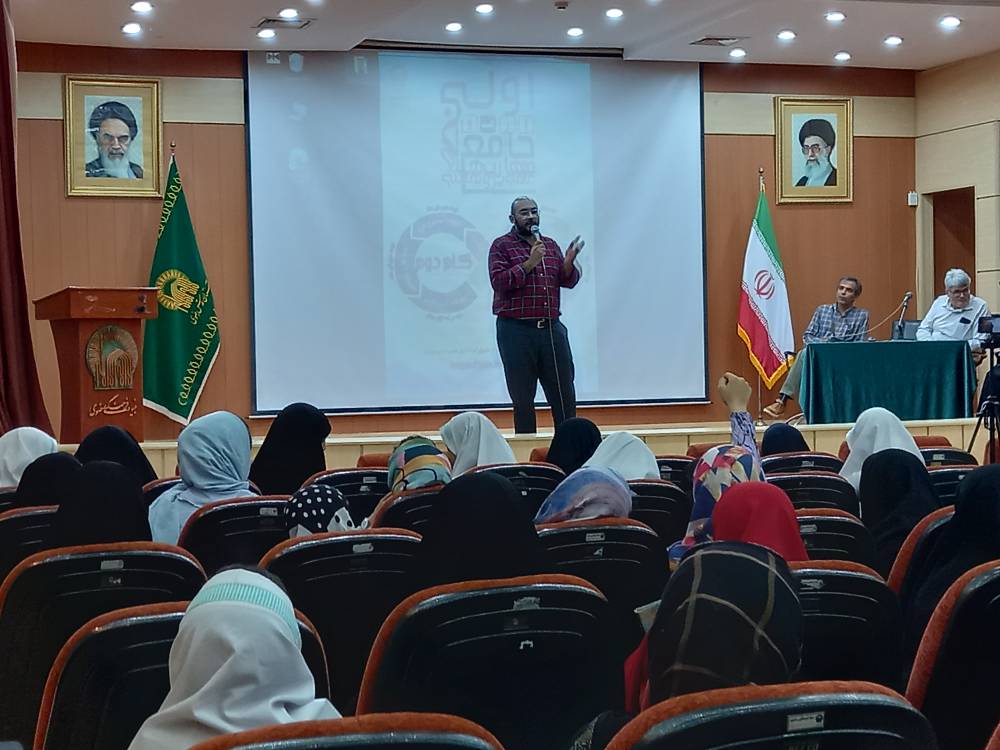 به همت پژوهش‌سرای امام رضا(ع)، مرحله دوم آزمون‌ جامع مهارت‌های علمی و پژوهشی مدارس امام رضا(ع) امروزدو شنبه 12 تیر با حضور دانش آموزان پایه‌های مختلف مدارس امام رضا(ع) آغاز شد. 