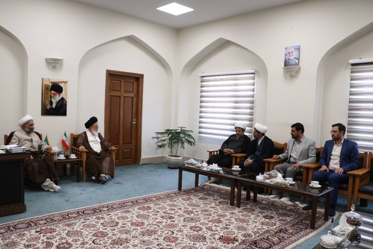 نماینده رهبر معظم انقلاب در کشور عراق و عضو خبرگان رهبری ضمن حضور در دانشگاه علوم اسلامی رضوی،  این مجموعه را مبارک و ارزشمند دانست که باید مورد تقویت قرار گیرد تا روز به روز اعتلا یابد.