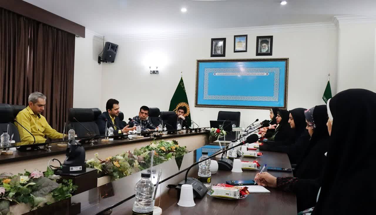 همزمان با روز قلم و در آستانه عید سعید غدیر، نخستین نشست مشورتی خادمان و ناذران فرهنگ رضوی به همت روابط عمومی سازمان علمی و فرهنگی آستان قدس رضوی برگزار شد.