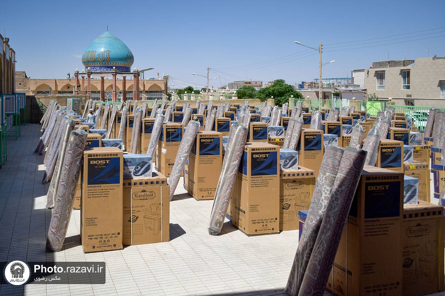 به همت بنیاد کرامت رضوی ۸۲ سری جهیزیه بین زوج‌های محروم شهرستان سرایان استان خراسان جنوبی همزمان با ایام خجسته عید سعید غدیرخم توزیع شد.