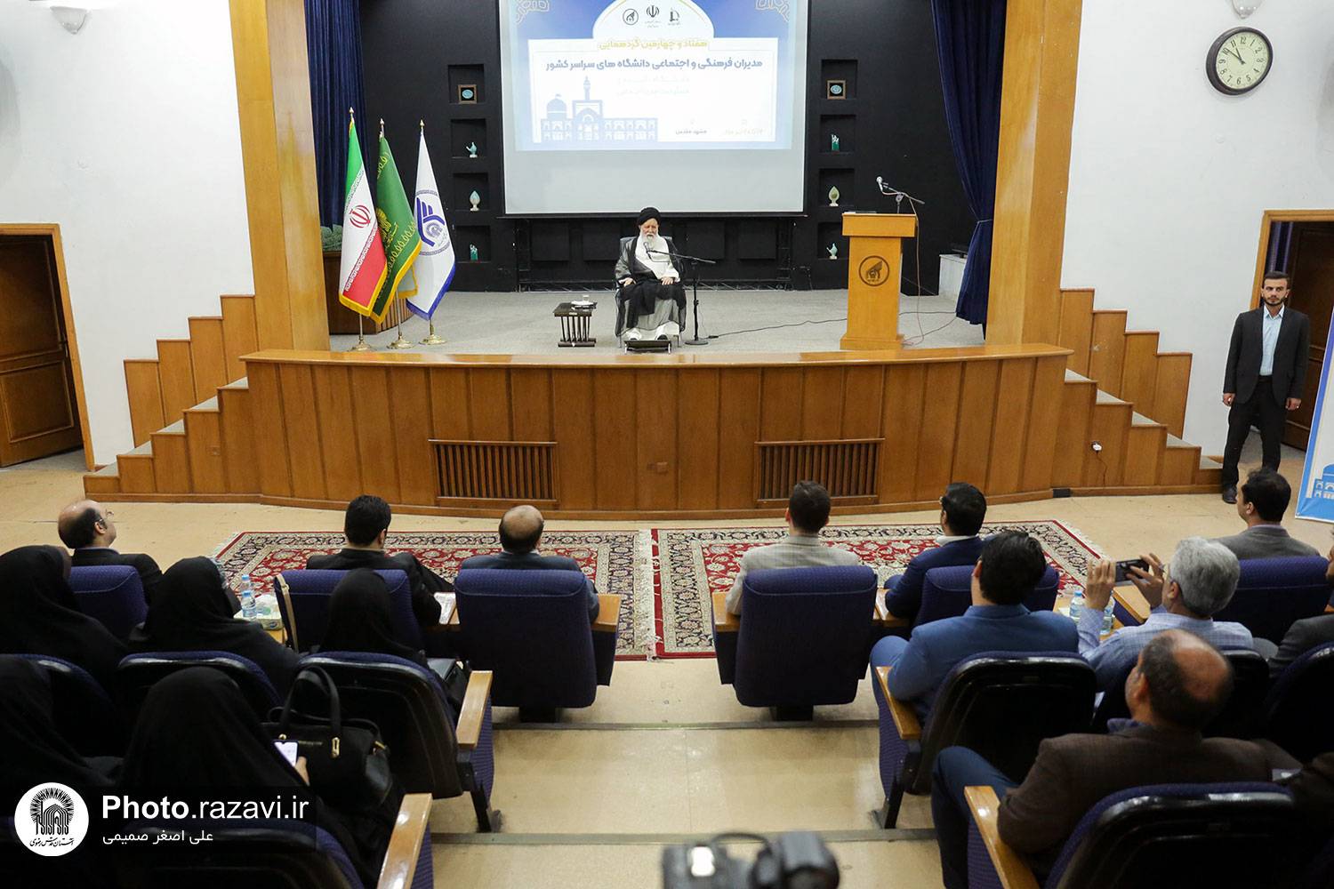 نماینده ولی‌فقیه در استان خراسان رضوی بر ضرورت حرکت عظیم فکری در دانشگاه‌ها تاکید کرد.