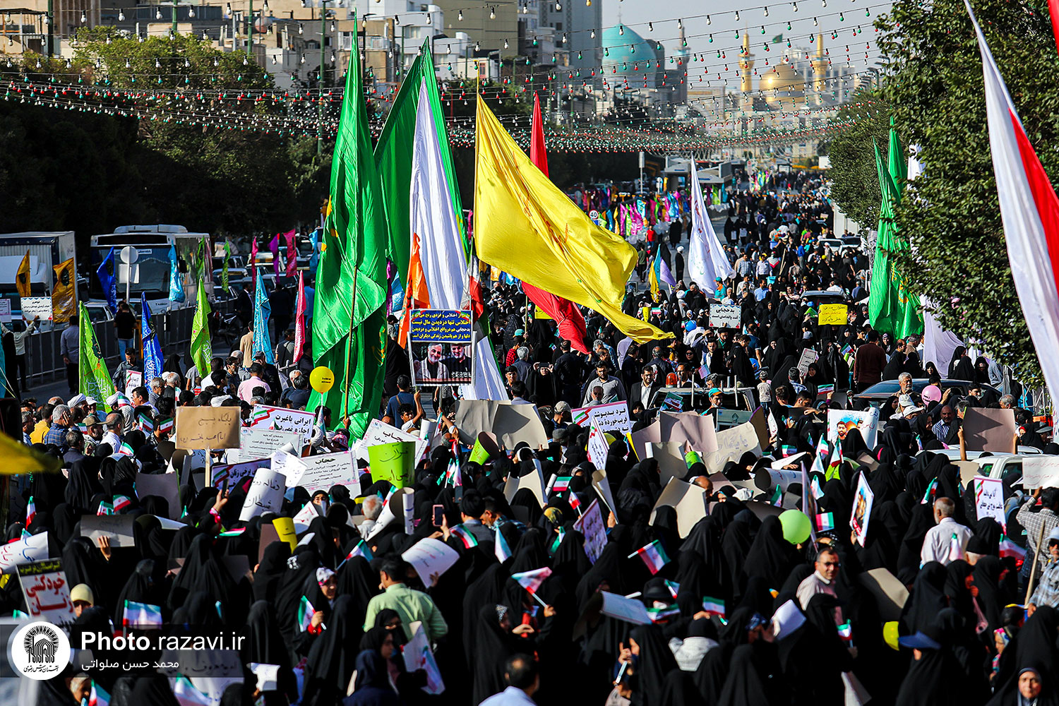 اجتماع بزرگ «مدافعان حریم خانواده» در مشهد برگزار شد. 