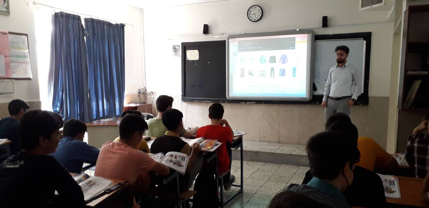 حضور بیش از 500 دانش آموز مدارس امام رضا(ع) در کلاس‌های تابستانه زبان انگلیسی  