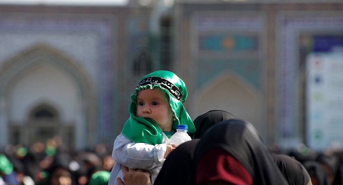 به همت معاونت تبلیغات اسلامی حرم مطهر رضوی، مراسم شیرخوارگان حسینی با حضور مادران مشهدی در بارگاه ملکوتی امام رضا(ع) برگزار می‌شود.