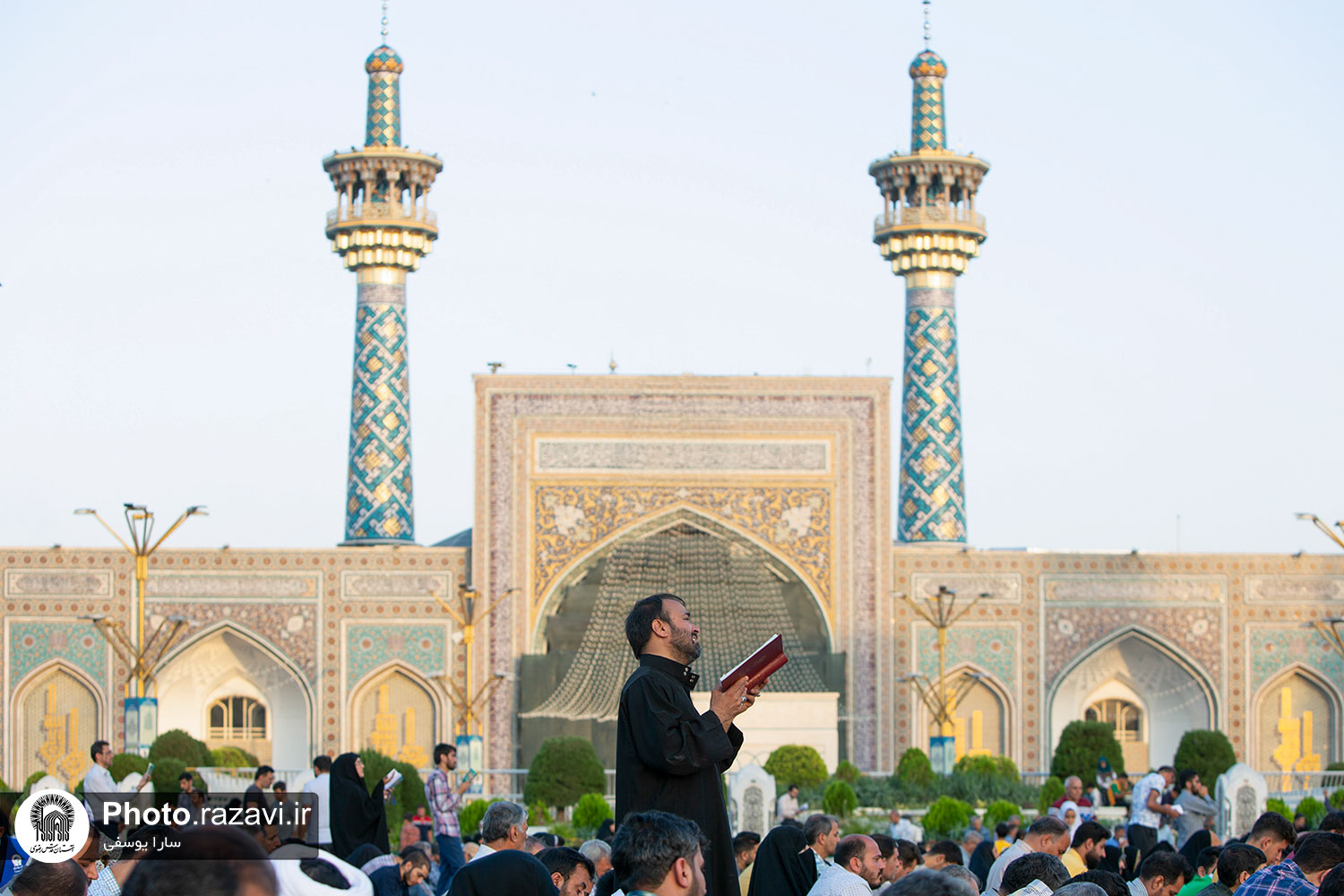 قرائت دعای عرفه در حرم مطهر رضوی-2