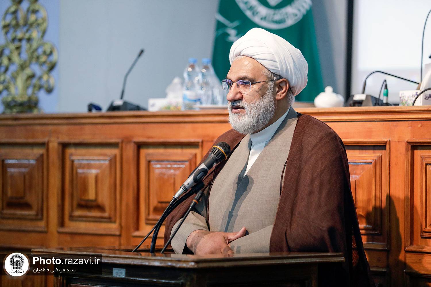 مدیر حوزه علمیه خراسان رضوی گفت: به لحاظ تاریخی، سابقه جریان علم‌آموزی در بارگاه منور علی بن موسی الرضا(ع) به قرن 4 هجری برمی‌گردد.