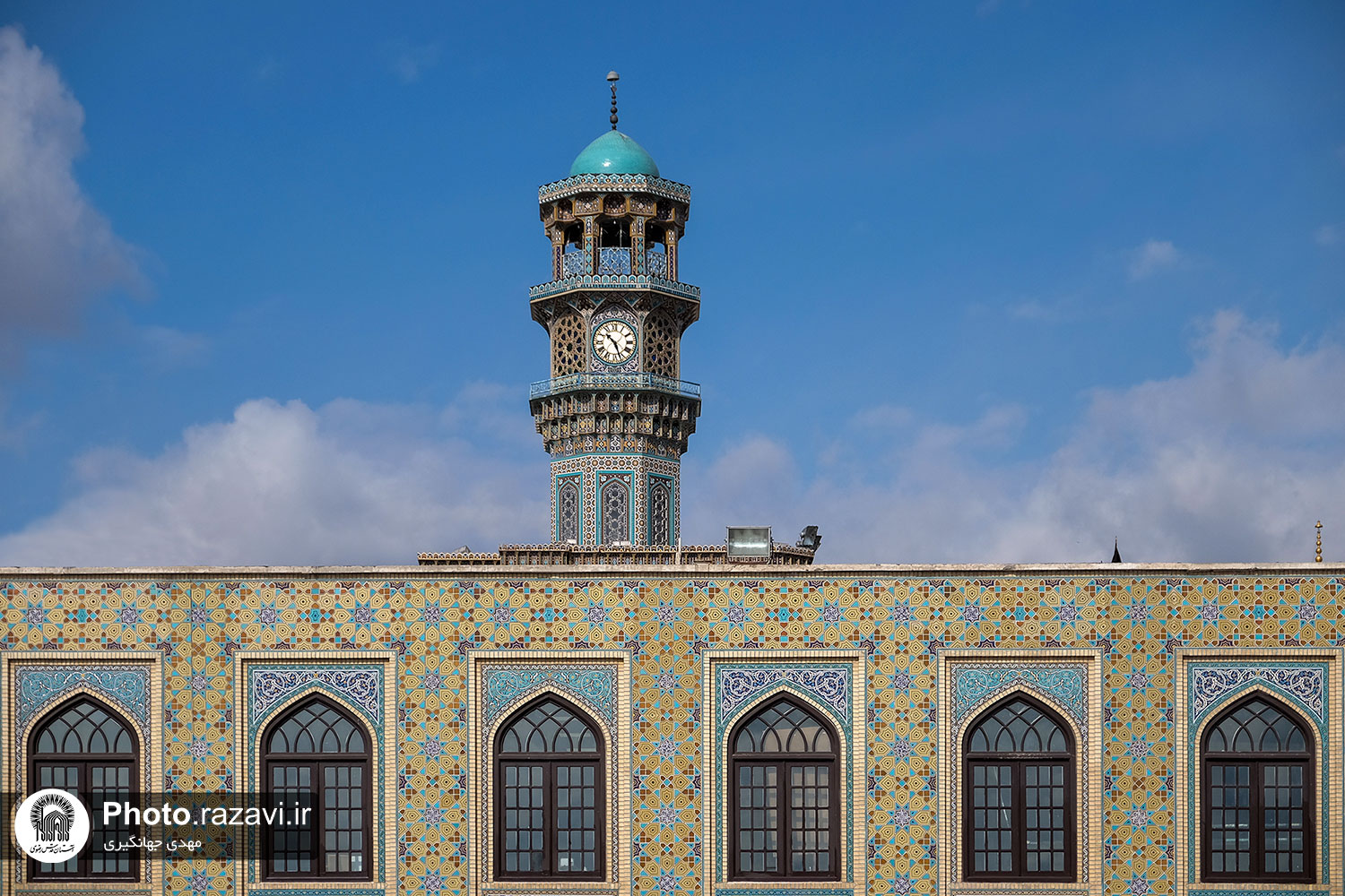 عکس با کیفیت : ساعت صحن آزادی حرم مطهر رضوی