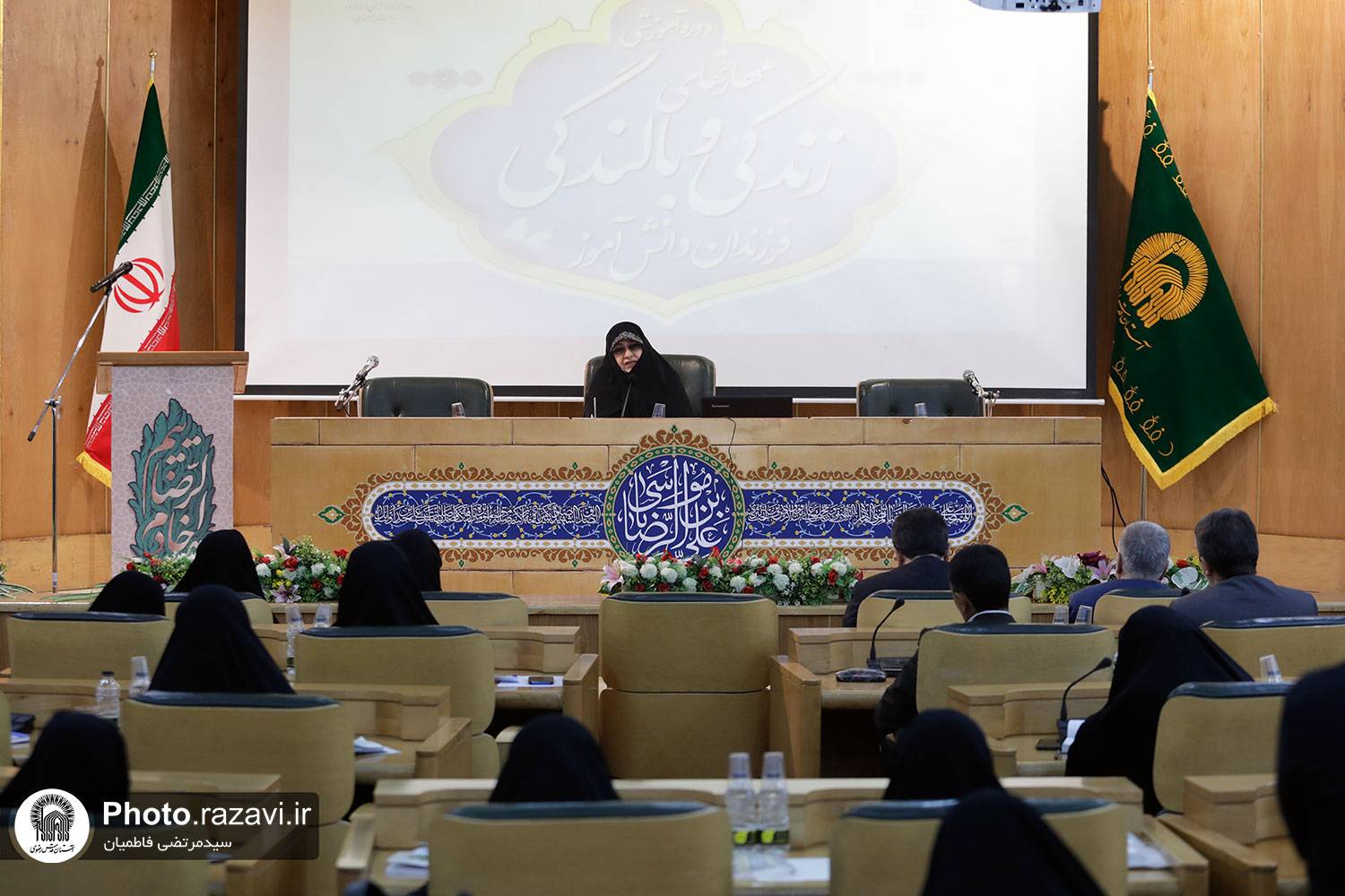 معاون امور زنان و خانواده رئیس جمهور گفت: خانواده جایگاه والایی در دین اسلام دارد و هسته یک جامعه را تشکیل می‌دهد زیرا خانواده سالم نقش مهمی در ایجاد یک جامعه سالم دارد.