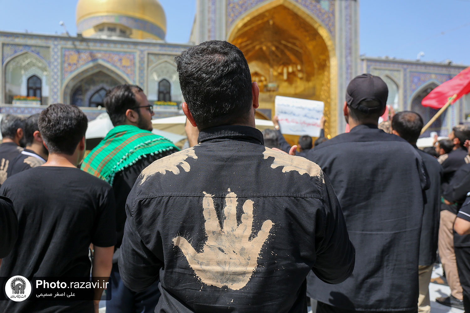 معاون تبلیغات اسلامی حرم مطهر رضوی از جزئیات ویژه برنامه‌های حرم مطهر رضوی به مناسبت فرارسیدن سالروز شهادت امام سجاد (ع) خبرداد.