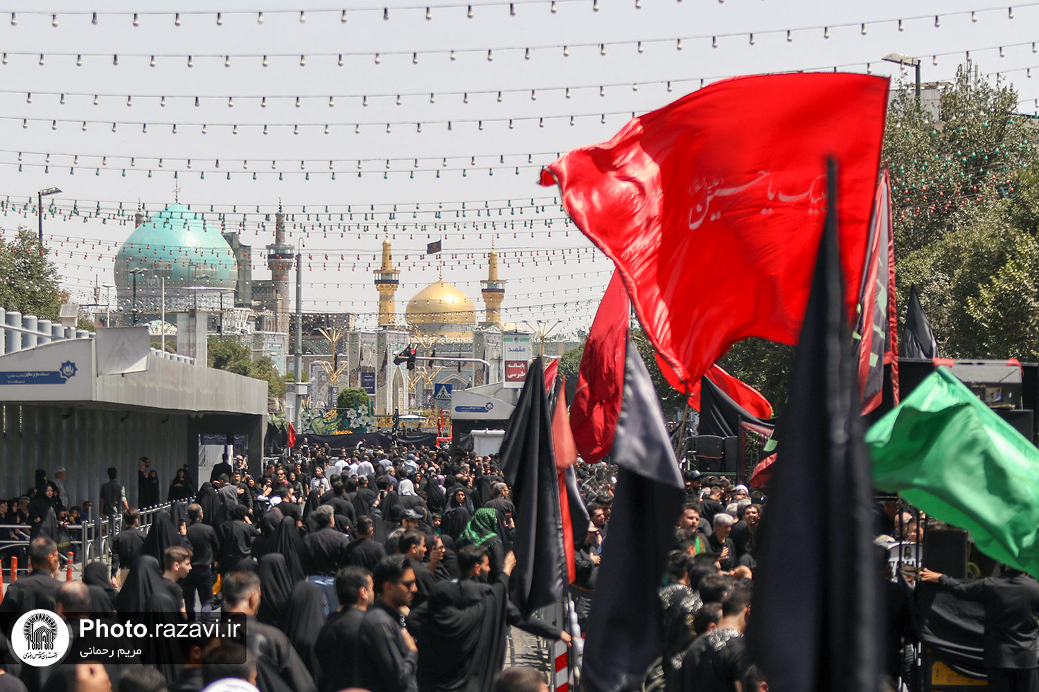 همزمان با فرا رسیدن ایام اربعین، حرم مطهر رضوی با ویژه برنامه‌هایی میزبان عزاداران حسینی خواهد بود.