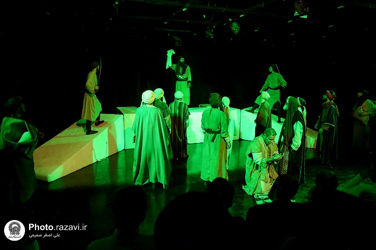 مدیرعامل مؤسسه آفرینش‌های هنری آستان قدس رضوی گفت: این مؤسسه براساس رسالت خود برنامه‌های متنوعی را با محوریت «مکتب هنر رضوی» برای دهه پایانی ماه صفر؛ از اربعین حسینی تا شهادت امام رضا(ع) تدارک دیده است. 