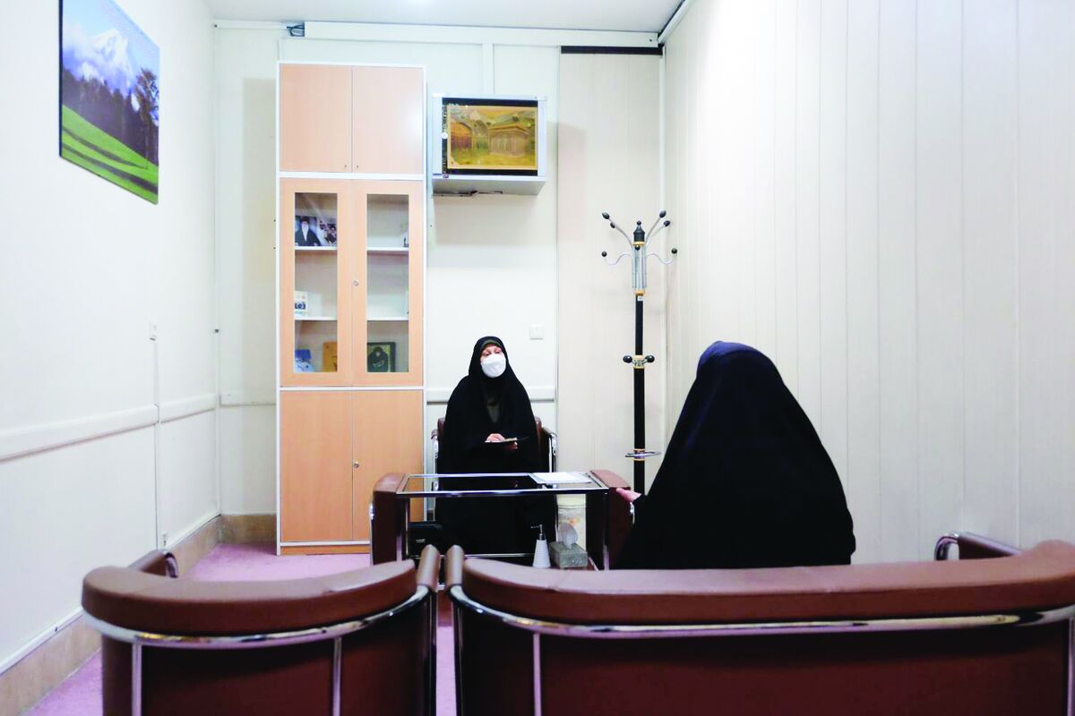 مدیر مرکز جامع مشاوره آستان قدس رضوی از ارائه خدمات رایگان مشاوره‌ای به زائران عزادار امام هشتم (ع) از سوی این مجموعه در ۵ روز پایانی ماه صفر خبر داد.