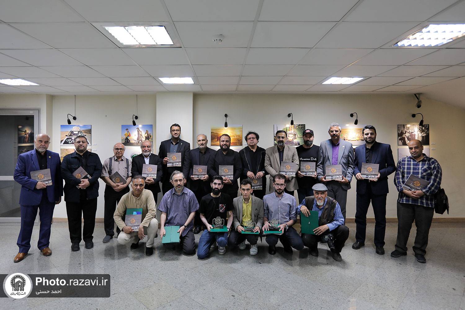 اختتامیه نخستین سوگواره ملی عکس مسیر رضا(ع) عصر دوشنبه ۲۰شهریور ماه در مشهد برگزار شد.