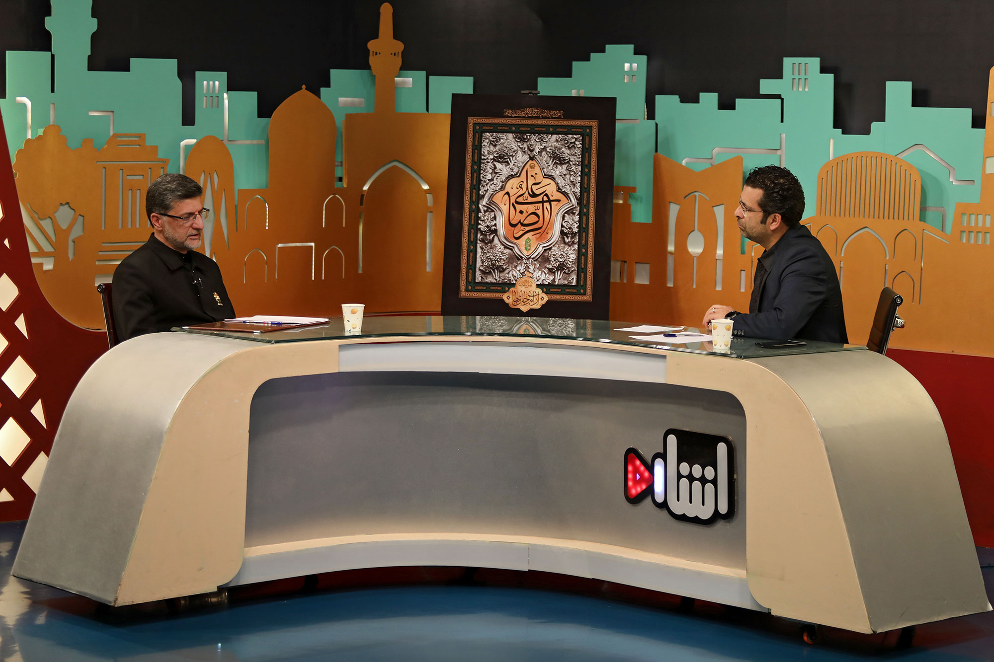 حضور مدیر عالی حرم مطهر رضوی در برنامه تلویزیونی «اشاره»