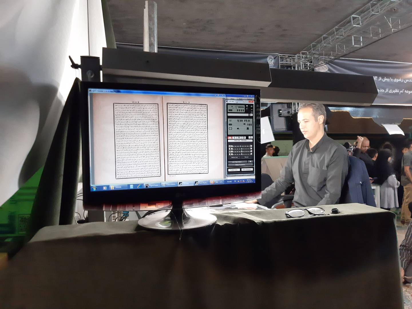 مدیر کتابخانه دیجیتال رضوی از جذب 20 هزار و 800 منبع نفیس و بیش از 10 هزار برگ سند از سراسر کشور برای دیجیتال سازی طی یک هفته اخیر و در جریان برپایی موکب بارقه های خدمت کتابخانه مرکزی آستان قدس رضوی در جوار حرم مطهر خبر داد.