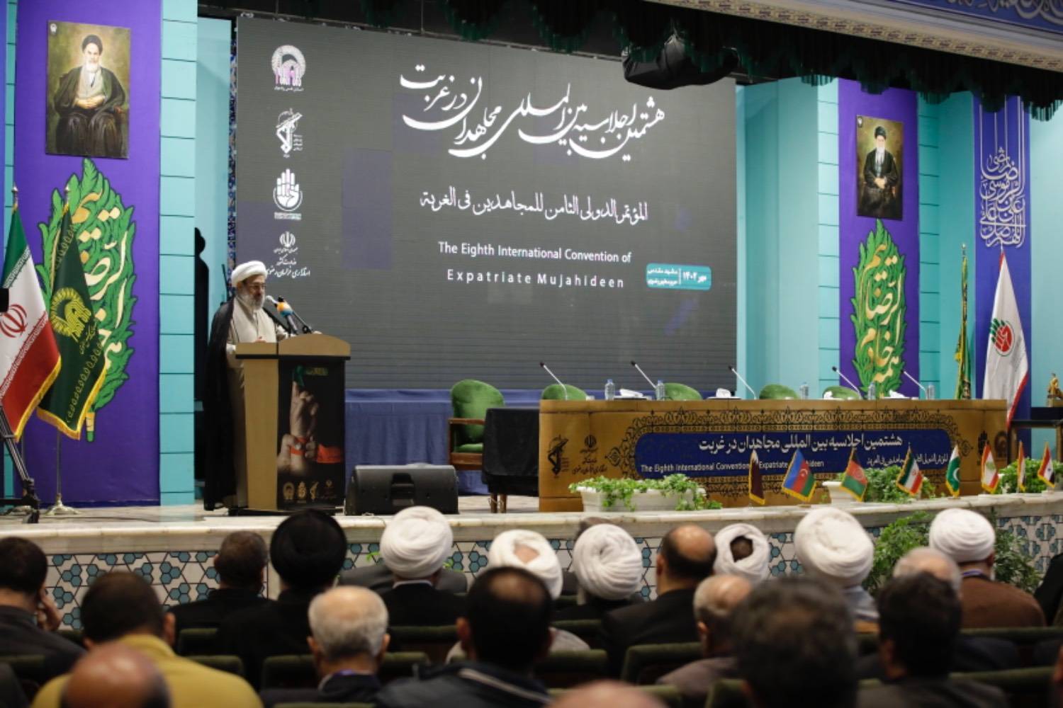 آیین هشتمین اجلاسیه بین‌المللی مجاهدان در غربت با حضور تولیت آستان قدس رضوی در حرم مطهر رضوی برگزار شد.
