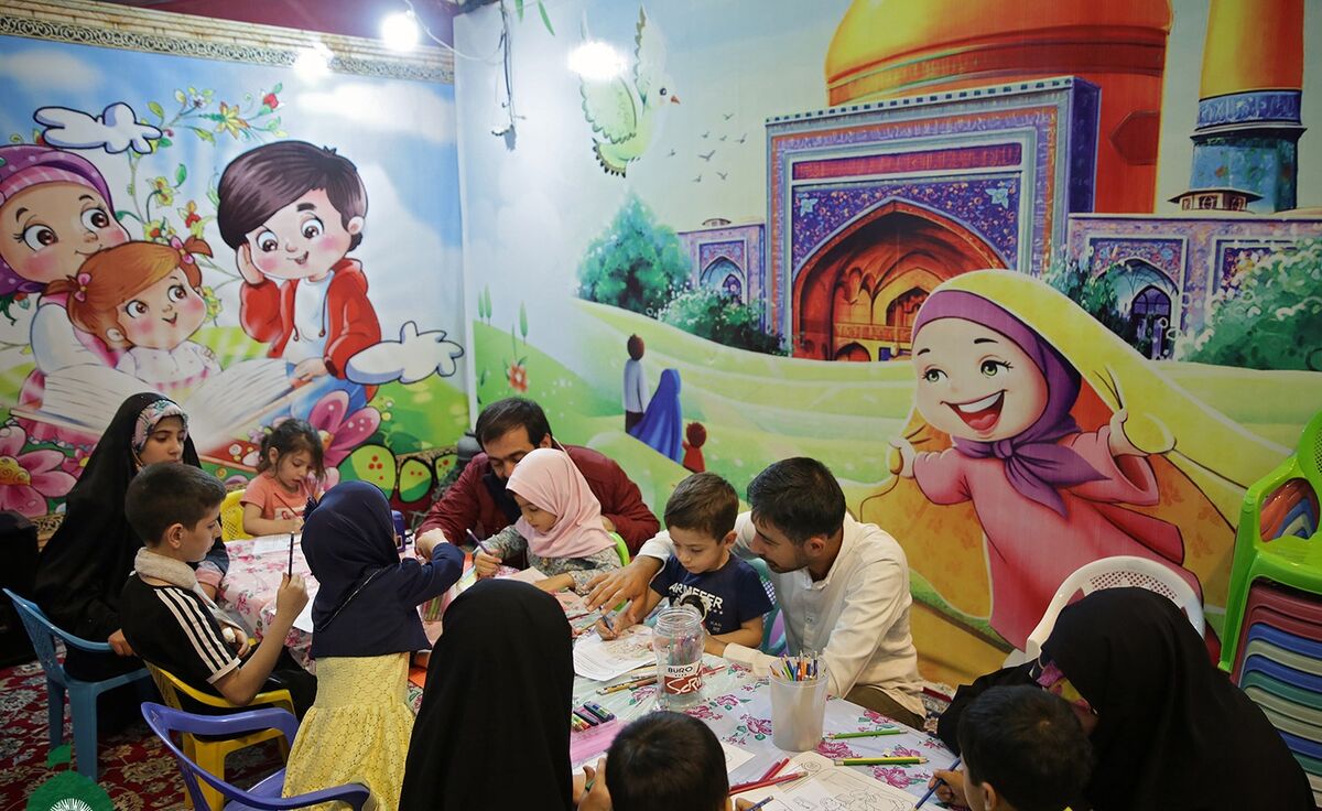 آن طور که مدیر پایگاه‌های تبلیغی و معرفتی حرم مطهر رضوی می گوید، سالانه در قالب جشن‌های تکلیف، رواق کودک، پایگاه‌های سیار کودک و تشرف‌های گروهی بیش از ۶۰۰ هزار زائر از خدمات حوزه کودک حرم مطهر رضوی بهره‌مند می‌شوند.