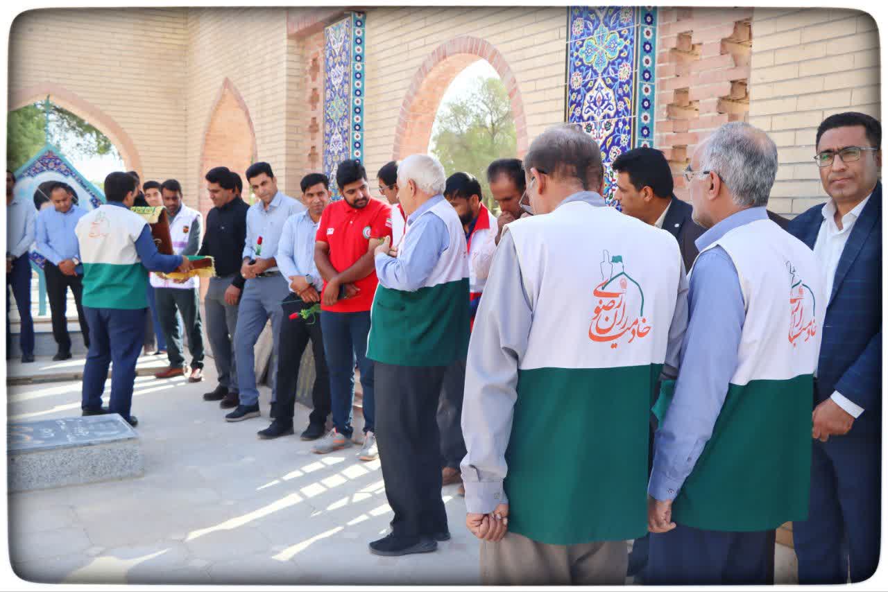 گلزار شهدای شهرستان کهنوج غبارروبی شد