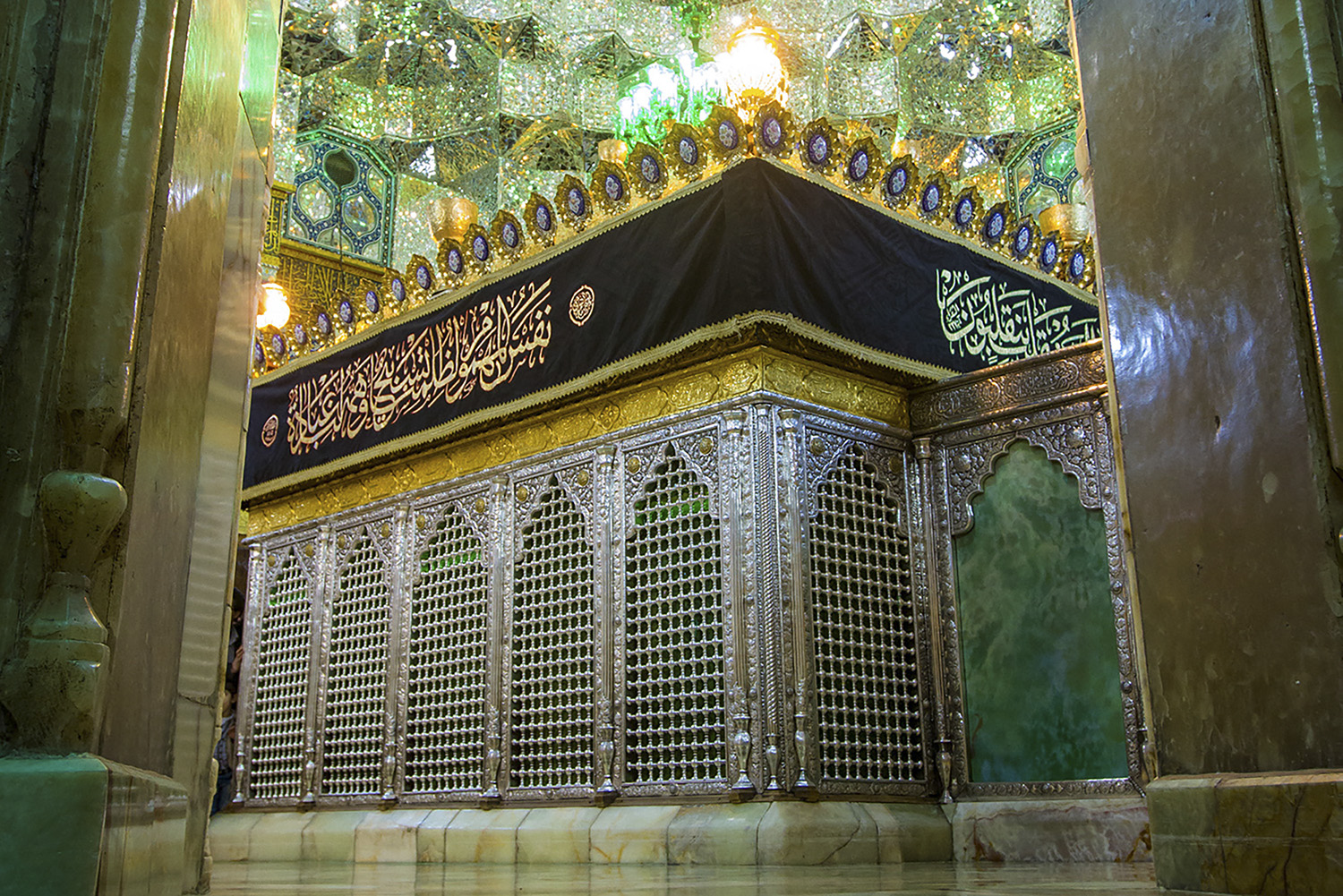 عکس با کیفیت : ضریح حرم حضرت معصومه سلام الله علیها