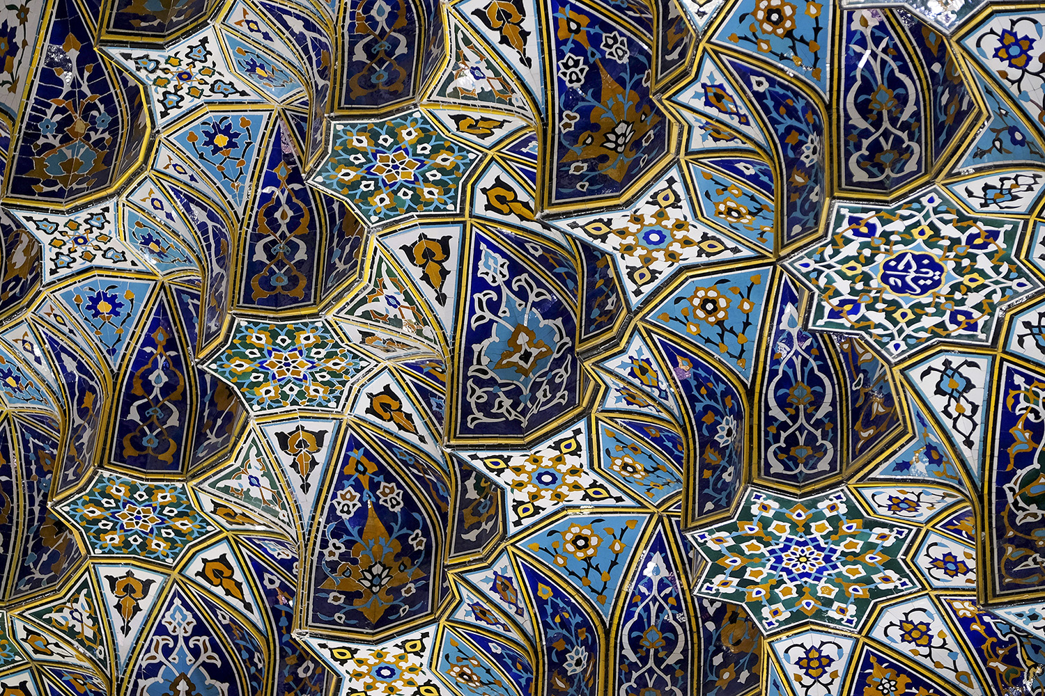 عکس با کیفیت : کاشی های رواق دارالضیافه حرم مطهر رضوی
