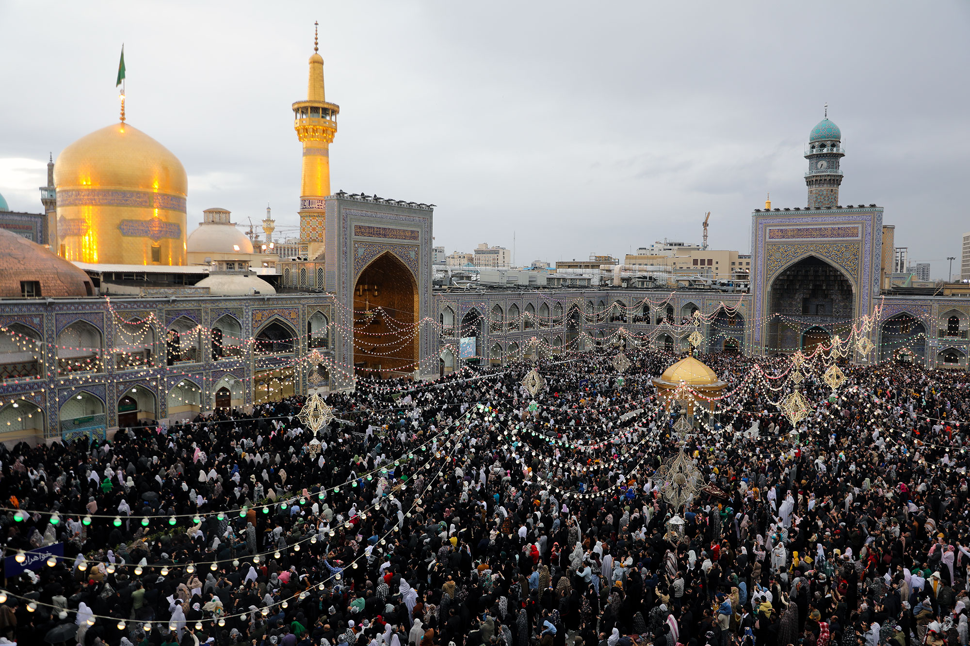 مراسم تحویل سال 1403 در حرم مطهر رضوی - 3