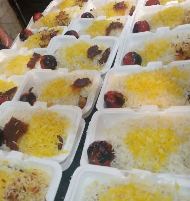 ۹۱۰ پرس اطعام گرم بین نیازمندان شهرستان توزیع شد