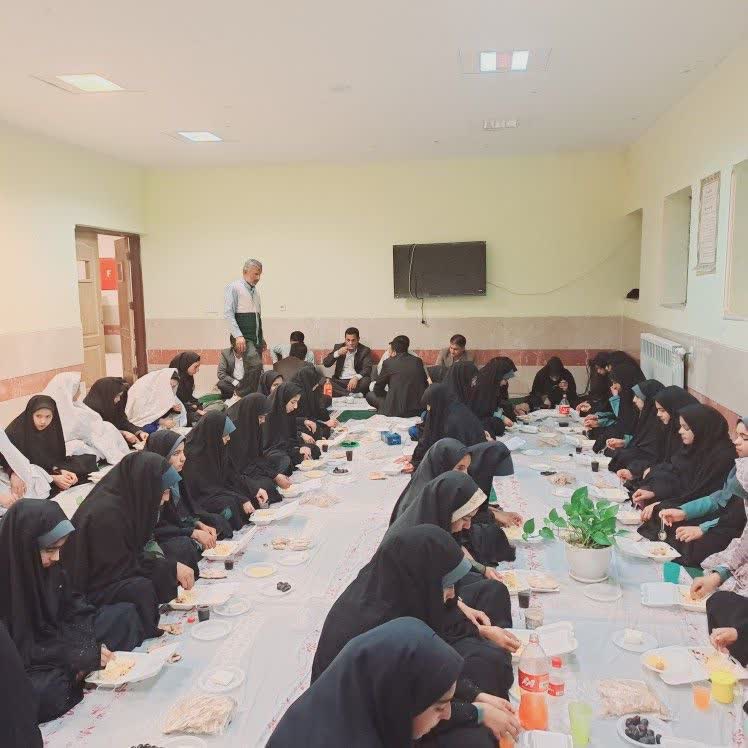 توزیع ۵ هزار وعده افطاری در روستاها و مدارس ریگان