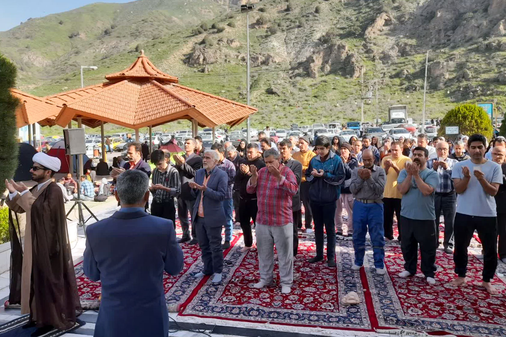 نماز عید در مجتمع‌های میان راهی