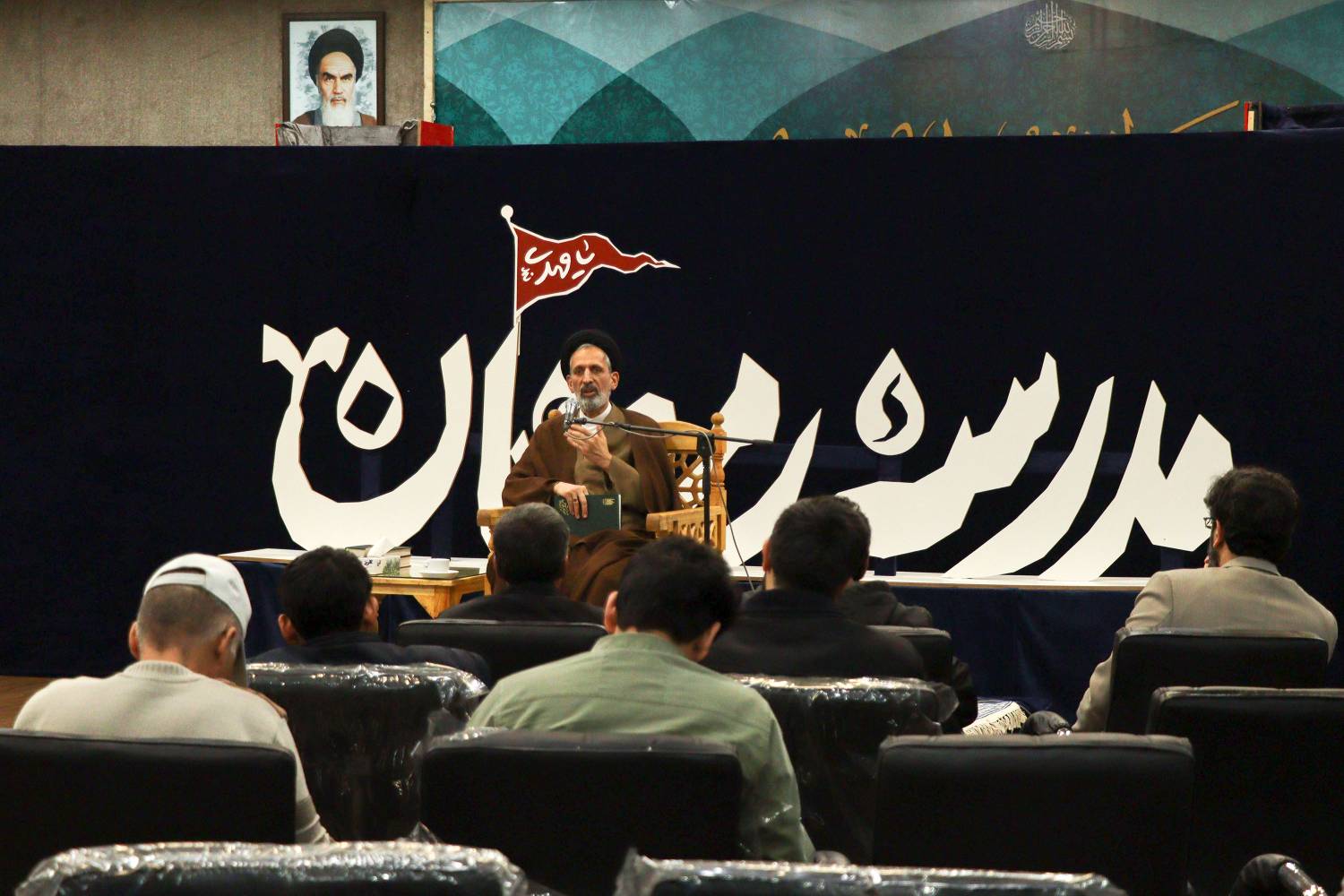 فعالیت های متنوع رمضانی و نوروزی موسسه جوانان؛ از اعتکاف تا نمایشگاه بهار زندگی