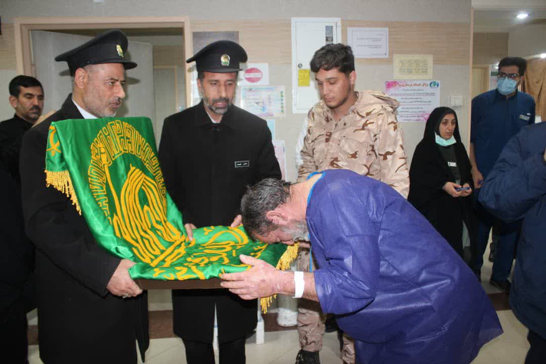 عیادت خادمان آستان قدس رضوی از بیماران بیمارستان‌های سیرجان