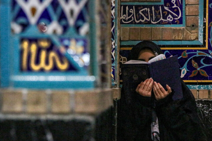 عکس با کیفیت : حال و هوای زائرین حرم مطهر رضوی