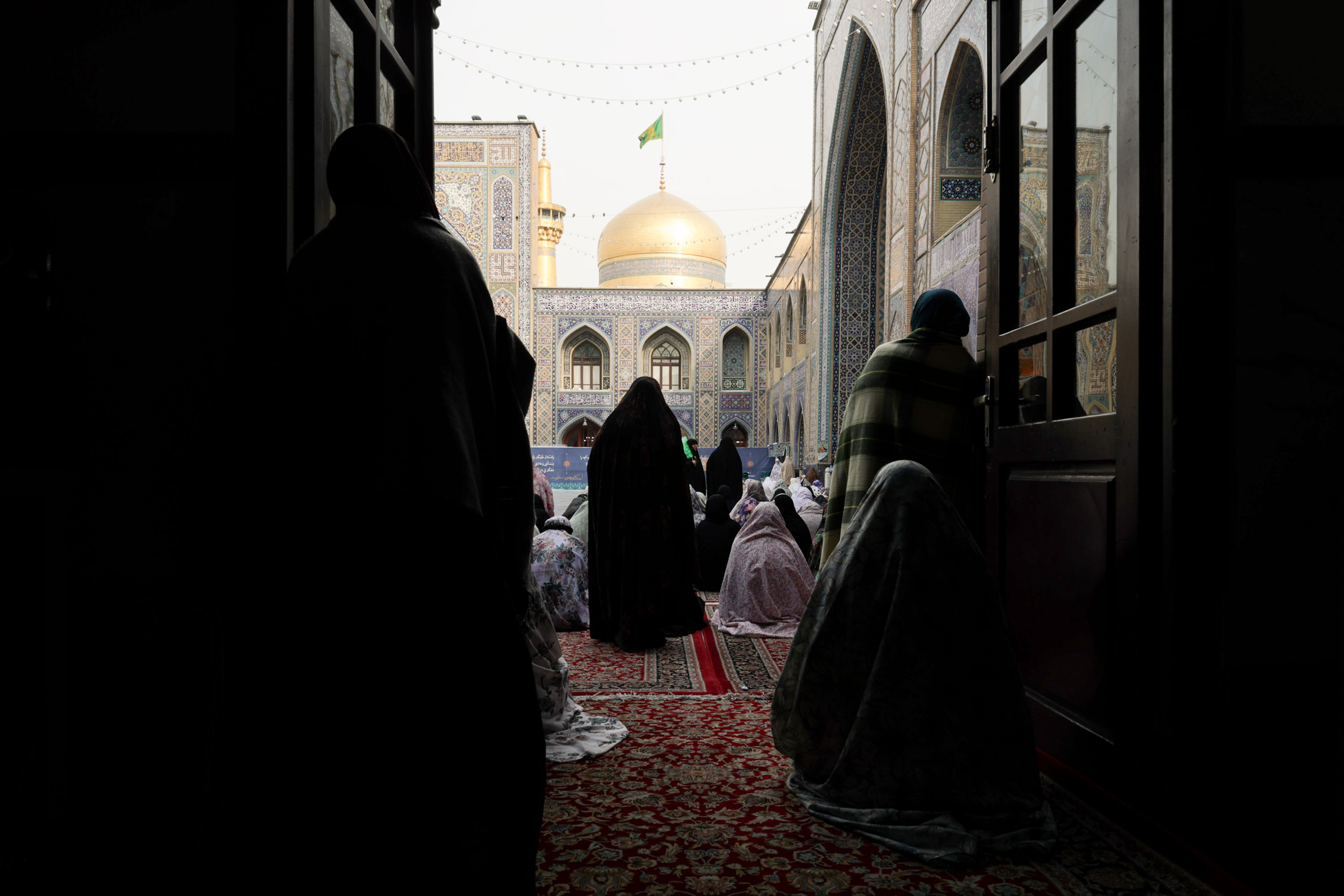 آیین معنوی اعتکاف در حرم مطهر رضوی-1
