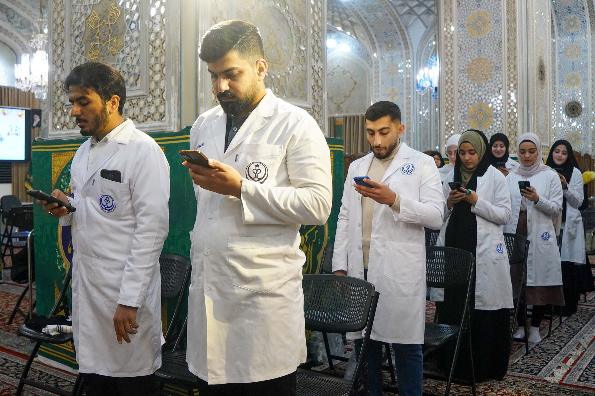 تشرف دانش‌آموختگان پزشکی به حرم مطهر رضوی