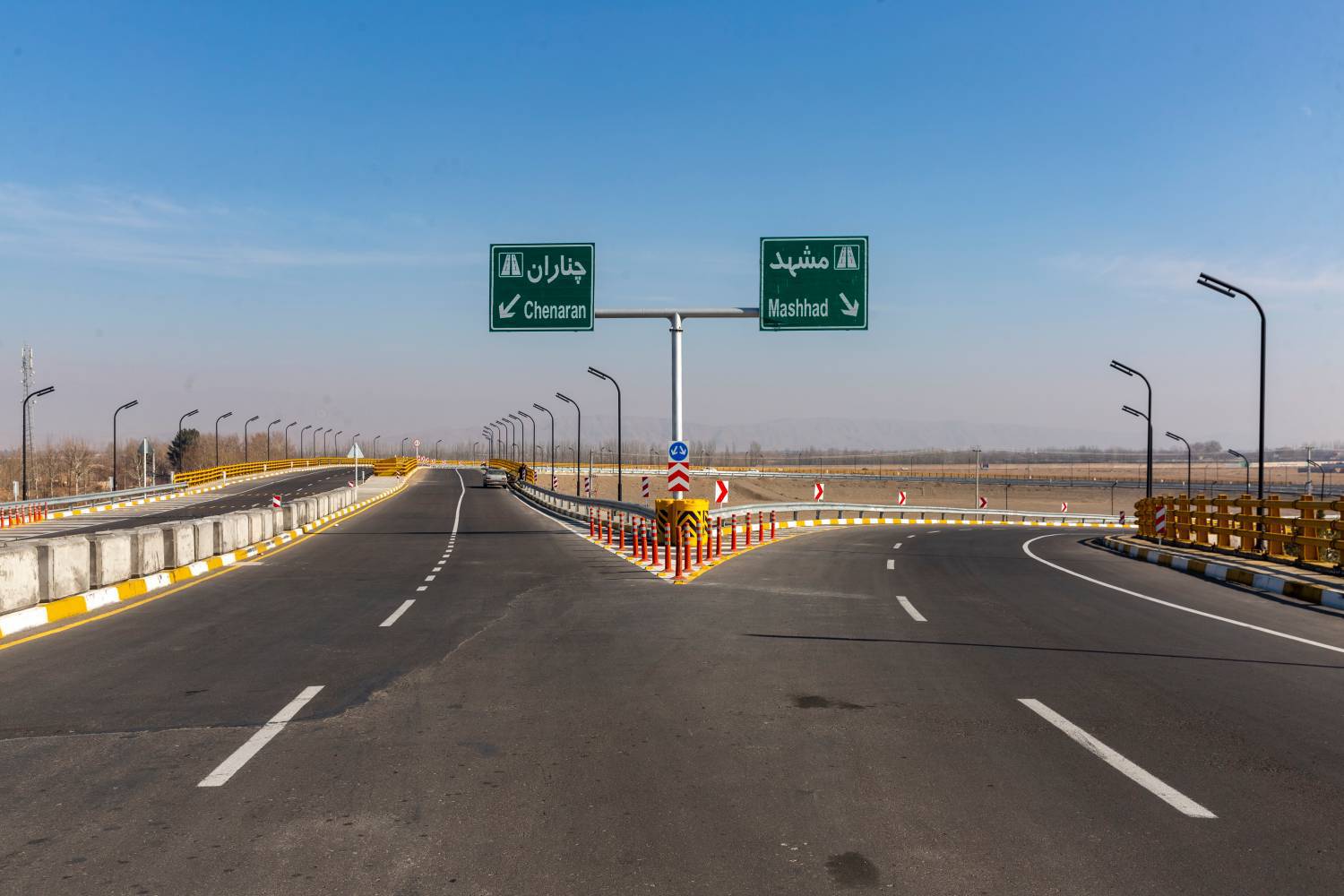 همزمان با ایام دهه فجر و اعیاد شعبانیه، پل امام رضا (ع) و تقاطع غیرهمسطح جاده سنتو -گلبهار با حضور استاندار خراسان رضوی و معاون وزیر راه و شهرسازی به بهره‌برداری رسید. این پروژه مهم که بخشی از عملیات تکمیلی مترو مشهد - گلبهار محسوب می‌شود، نقش بسزایی در بهبود تردد شهری و افزایش ایمنی مسیرهای مواصلاتی ایفا خواهد کرد.