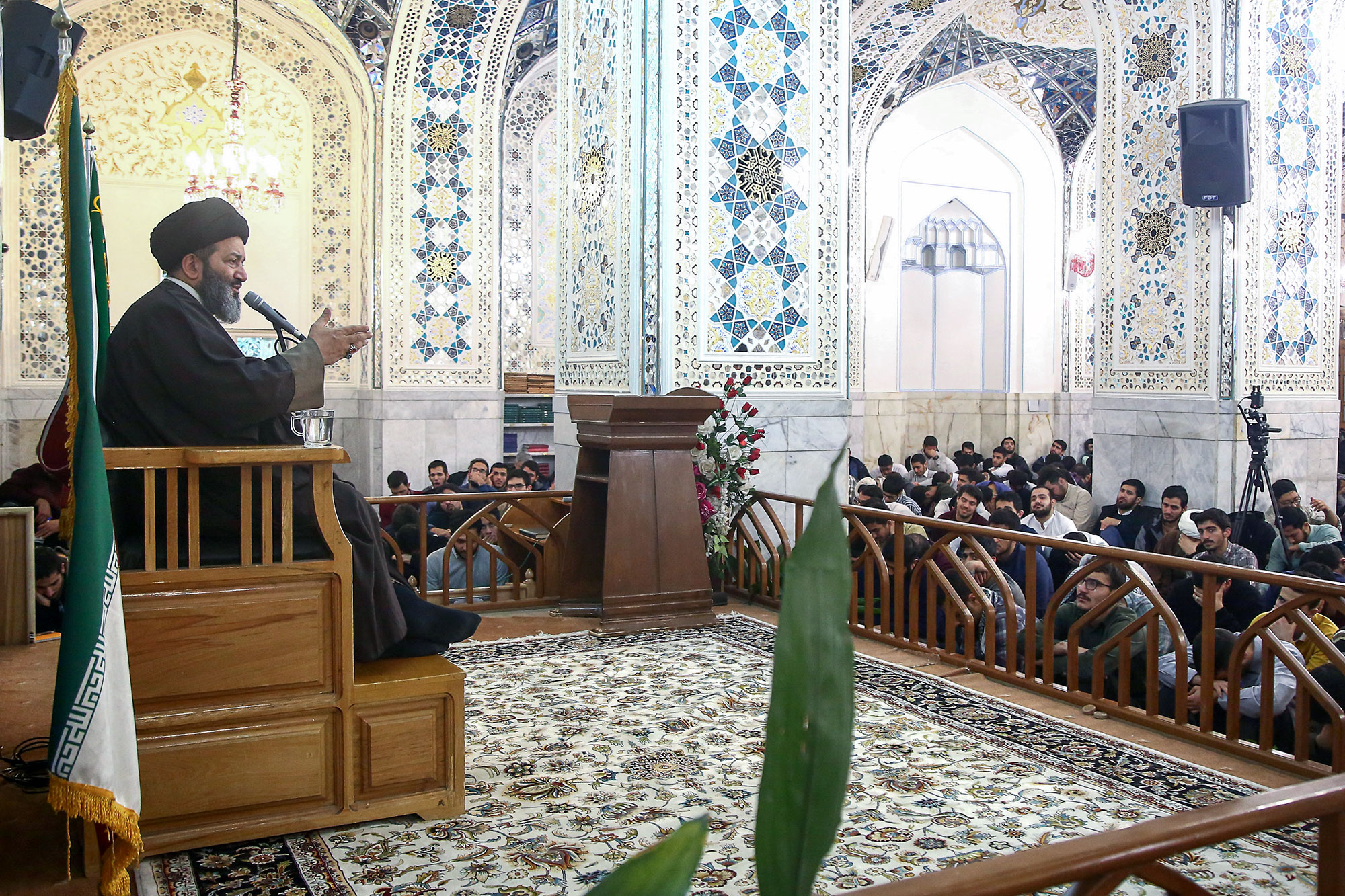 حضور محصلین مسجد جامع صفا در حرم مطهر رضوی