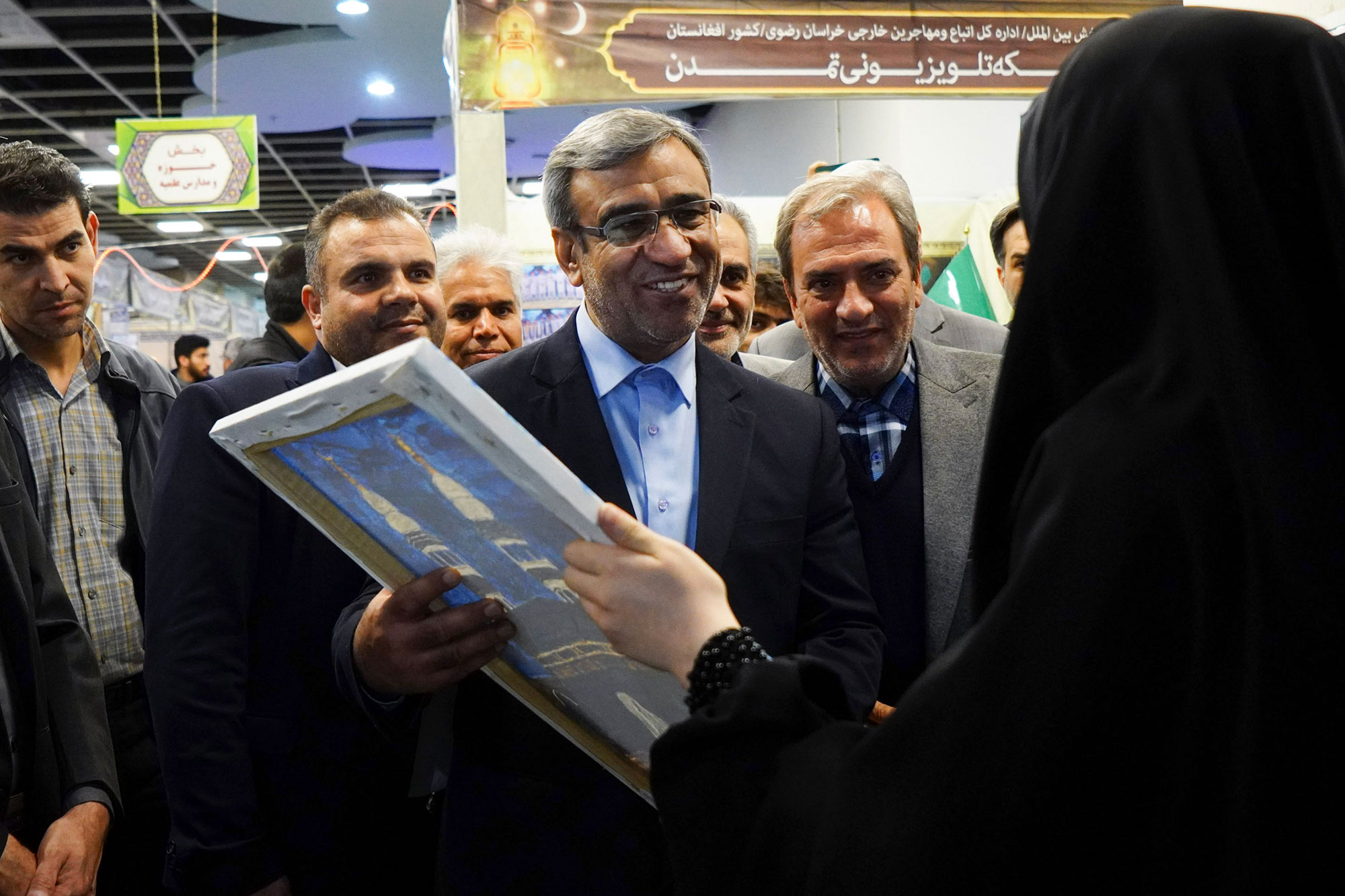 بازدید استاندار خراسان رضوی از نمایشگاه قرآن و عترت مشهد