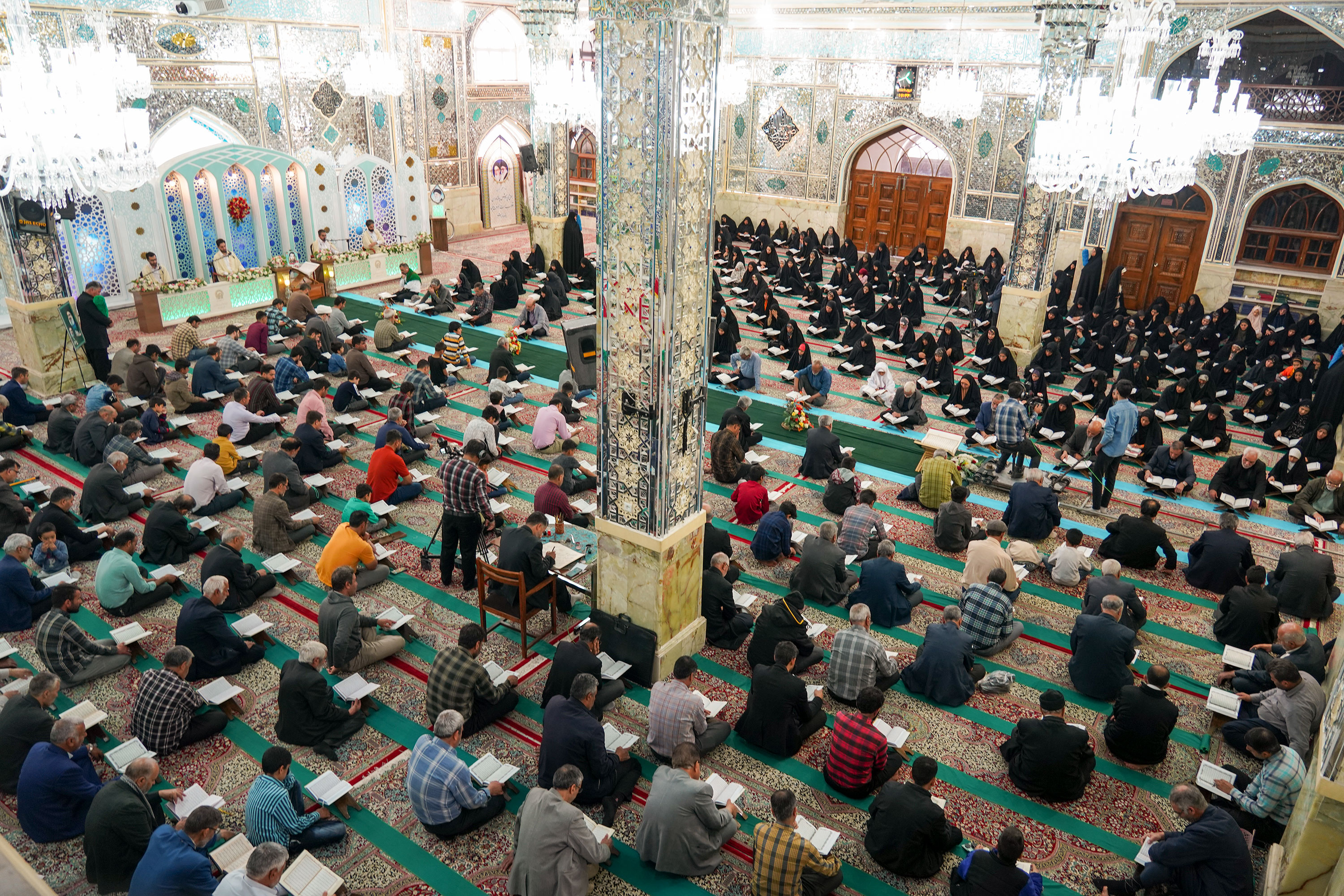 ترتیل خوانی قرآن کریم در آستان حسین بن موسی الکاظم