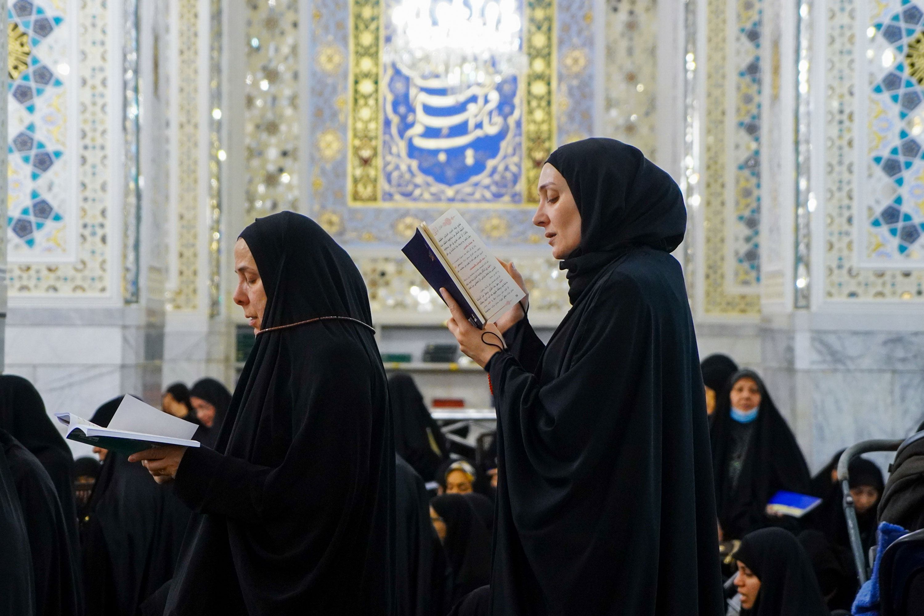 مراسم احیا زائران عرب زبان در شب نوزدهم ماه مبارک رمضان