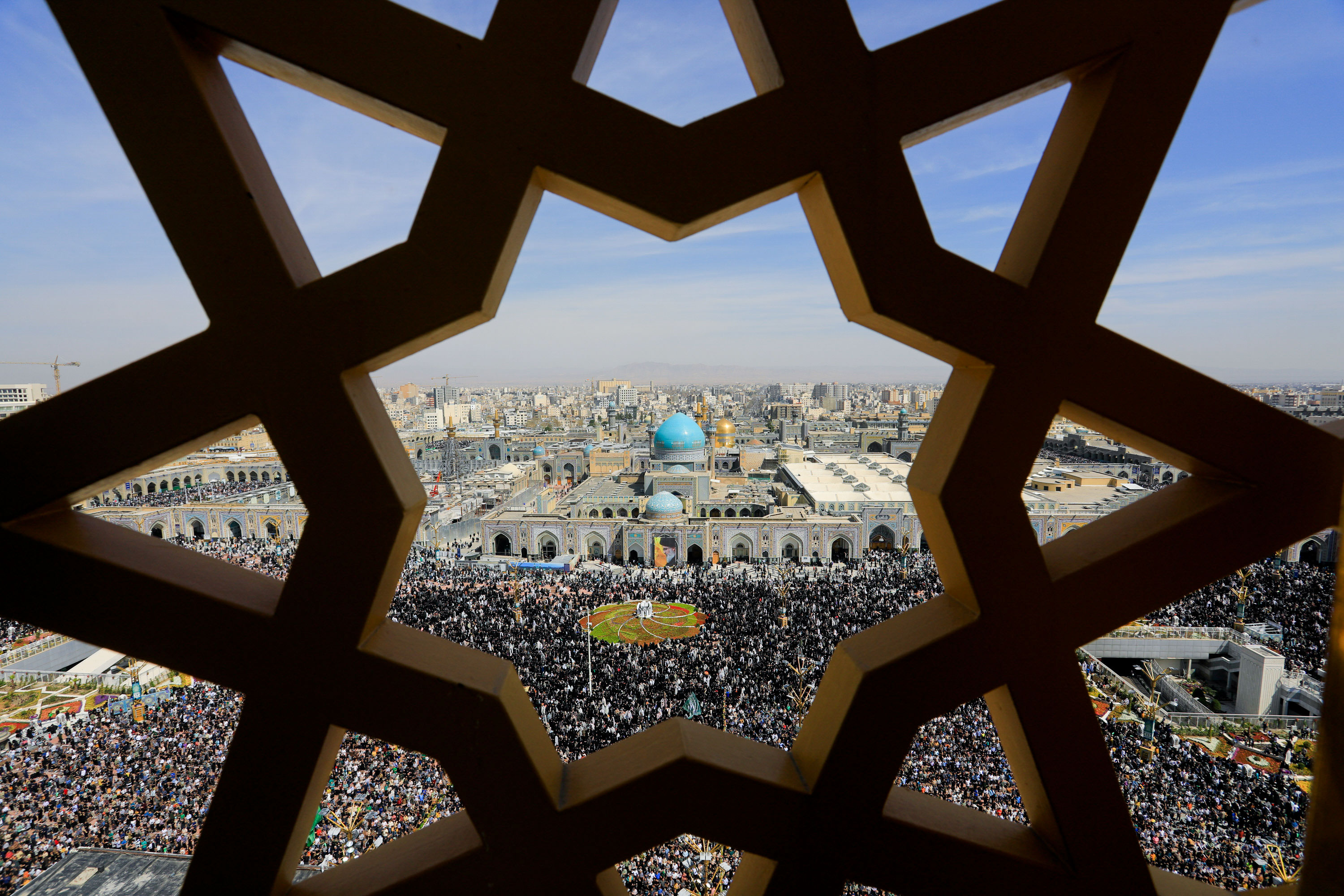 مراسم تحویل سال 1404 در حرم مطهر رضوی-1